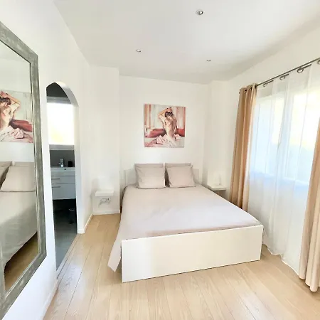 Le Clos Des Lauriers Nyaraló