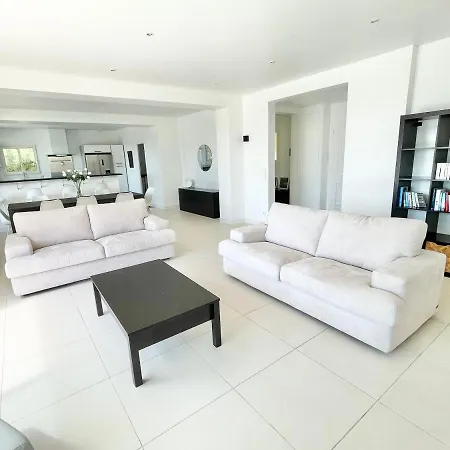 Le Clos Des Lauriers * 로퀴에브륀캡마르탱